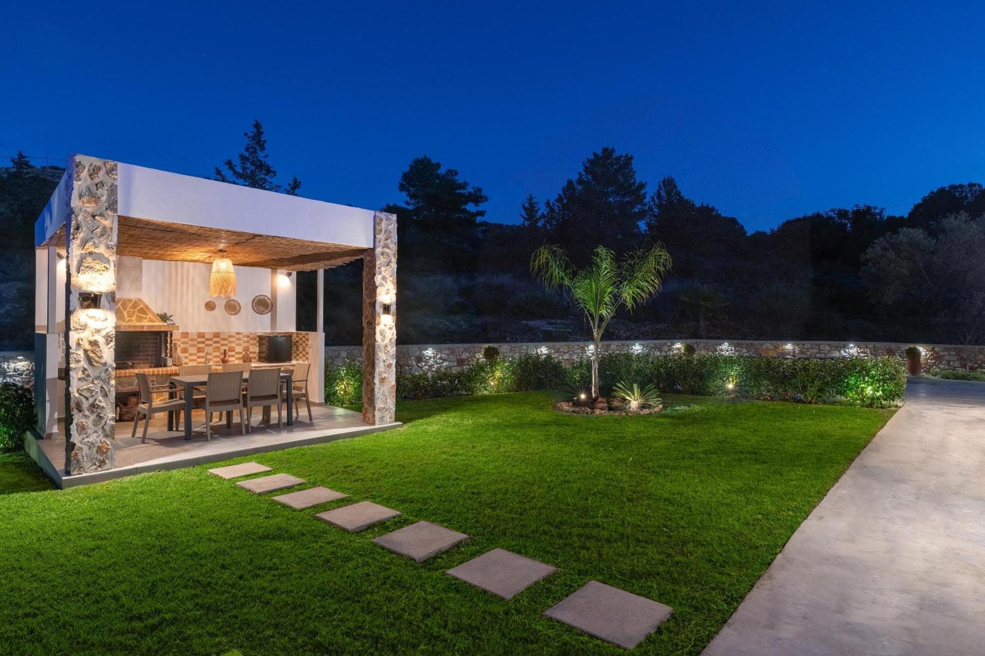 Aiora Luxury Villas อาฟานโท ภายนอก รูปภาพ